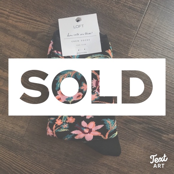 LOFT Accessories - LOFT Floral Crew Socks